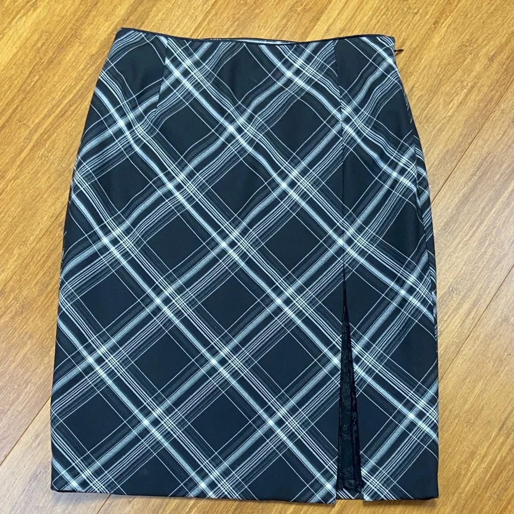 White House Black Market Plaid Black and White Side Slit with Lace Pencil Skirt